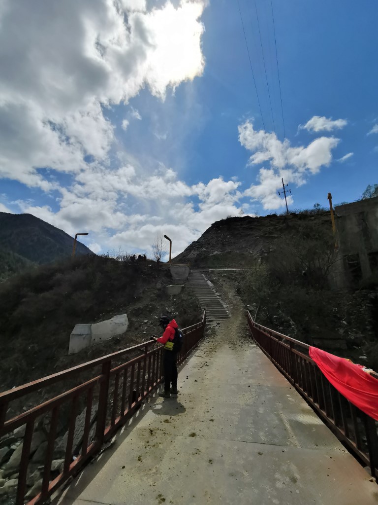 D4: 日隆鎮 | 四川四姑娘山 | 旅遊 露營 跑山 跑步 運動 水上活動 | Hidy Chan | hidychan.com