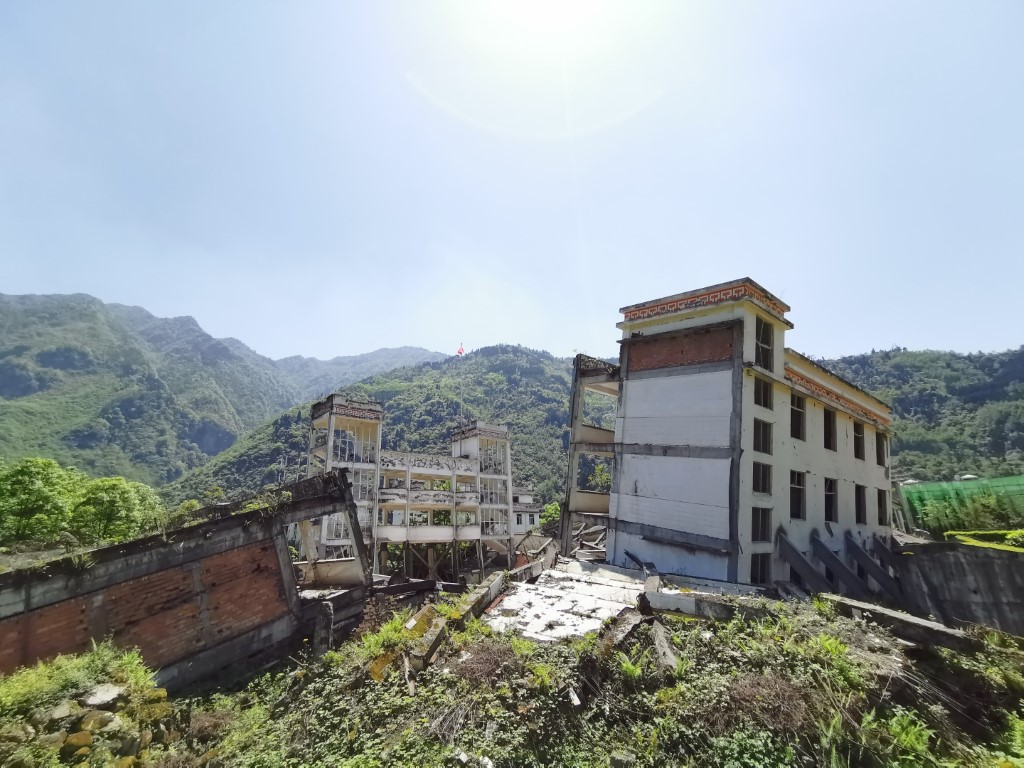 D5: 四川2008大地震遺址 | 四川四姑娘山 | 旅遊 露營 跑山 跑步 運動 水上活動 | Hidy Chan | hidychan.com