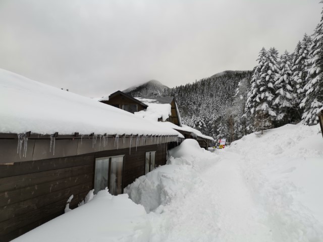 D3: 赤岳鉱泉 | 雪山•滑雪•露營•瘋狂玩盡日本 | 旅遊 露營 跑山 跑步 運動 水上活動 | Hidy Chan | hidychan.com