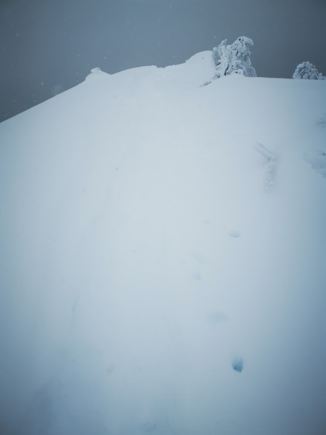 D4: 赤岳攻頂失敗 | 雪山•滑雪•露營•瘋狂玩盡日本 | 旅遊 露營 跑山 跑步 運動 水上活動 | Hidy Chan | hidychan.com