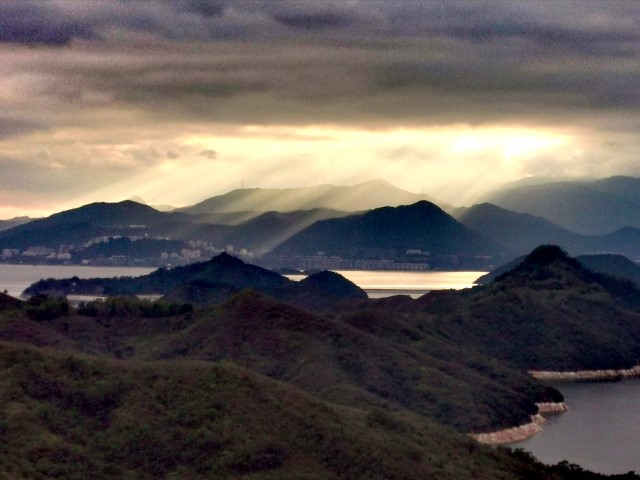  | 鬼手岩 | 旅遊 露營 跑山 跑步 運動 水上活動 | Hidy Chan | hidychan.com