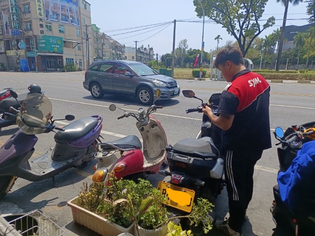 高雄>墾丁 | 一個女生台灣四極逆走機車環島遊 | 旅遊 露營 跑山 跑步 運動 水上活動 | Hidy Chan | hidychan.com