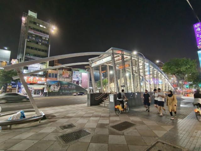 高雄 | 一個女生台灣四極逆走機車環島遊 | 旅遊 露營 跑山 跑步 運動 水上活動 | Hidy Chan | hidychan.com