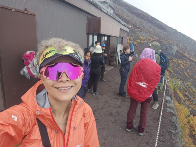 D2: 六合目 > 九合目万年雪山荘 | 富士山3776+電單車遊 | 旅遊 露營 跑山 跑步 運動 水上活動 | Hidy Chan | hidychan.com