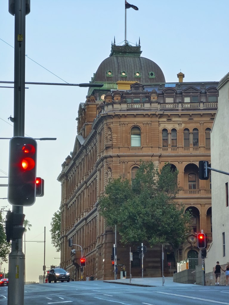 Opera House | 首次南半球之澳洲電單車露營遊 | 旅遊 露營 跑山 跑步 運動 水上活動 | Hidy Chan | hidychan.com