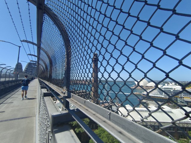 Sydney Harbour Bridge | 首次南半球之澳洲電單車露營遊 | 旅遊 露營 跑山 跑步 運動 水上活動 | Hidy Chan | hidychan.com