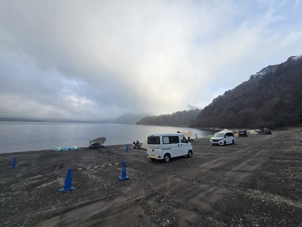 本栖湖 | 首次自駕Camper Van | 旅遊 露營 跑山 跑步 運動 水上活動 | Hidy Chan | hidychan.com