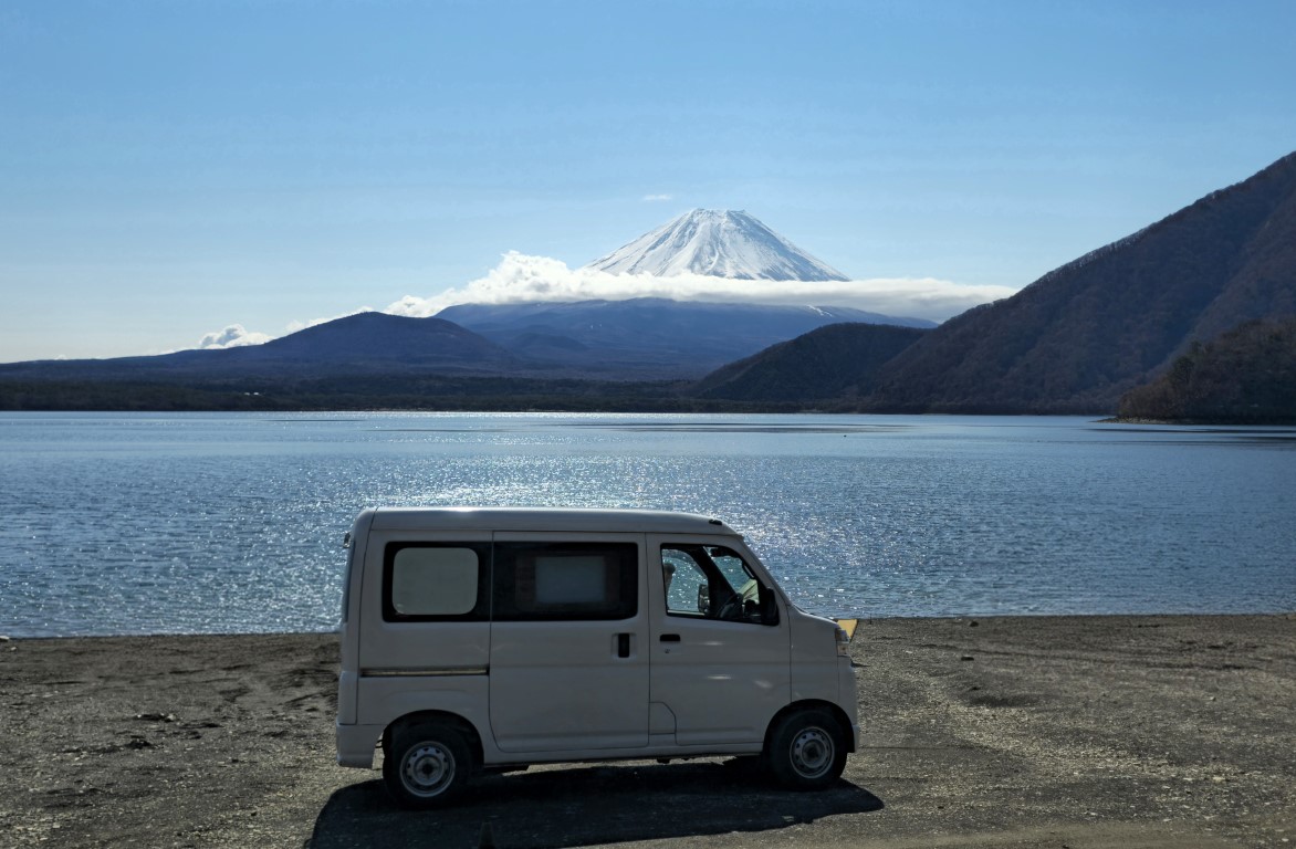 本栖湖 | 首次自駕Camper Van | 旅遊 露營 跑山 跑步 運動 水上活動 | Hidy Chan | hidychan.com