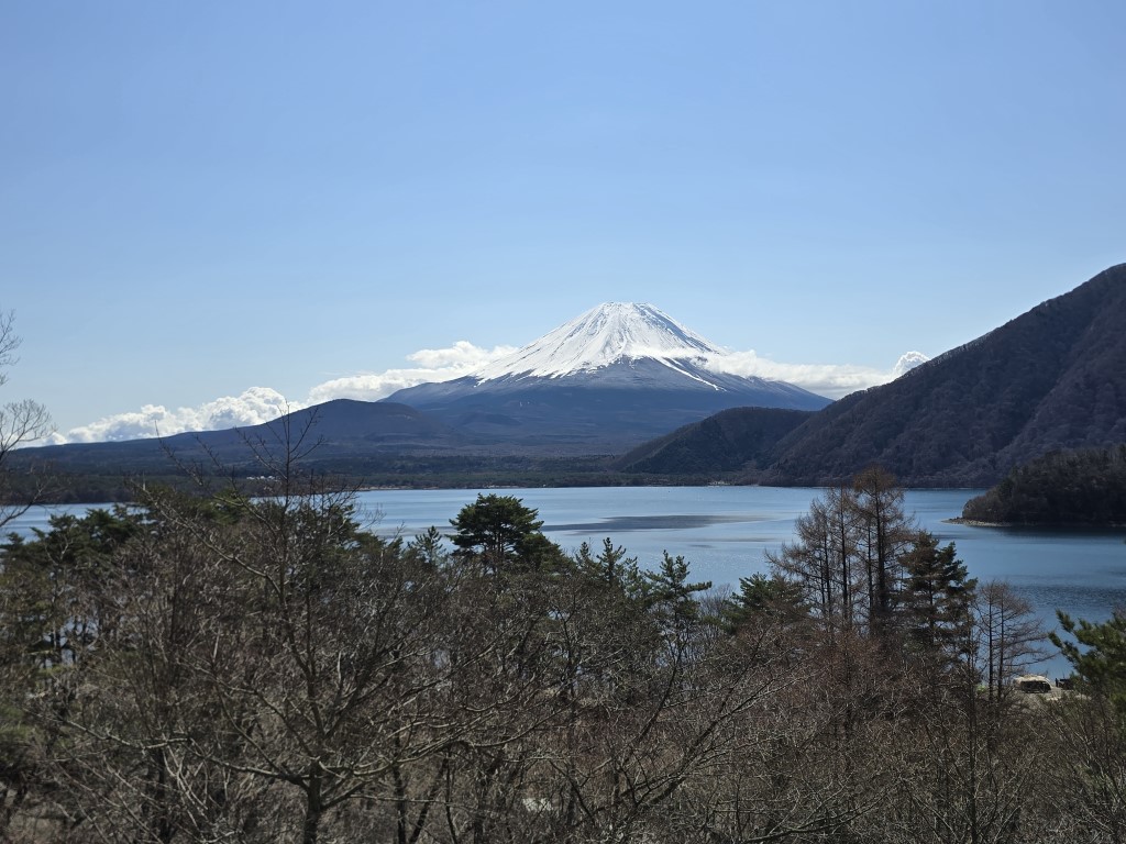 本栖湖 | 首次自駕Camper Van | 旅遊 露營 跑山 跑步 運動 水上活動 | Hidy Chan | hidychan.com