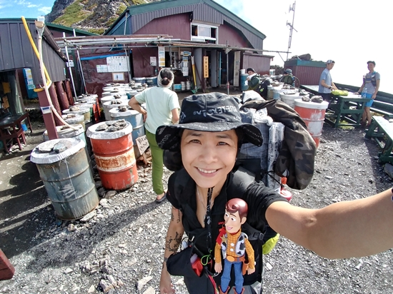 D5: 白根御池小屋>北岳 肩の小屋 | 自己一人出走挑戰日本神山之旅 | 旅遊 露營 跑山 跑步 運動 水上活動 | Hidy Chan | hidychan.com