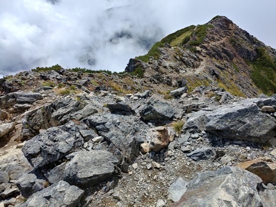 D5: 北岳山>北岳山莊 | 自己一人出走挑戰日本神山之旅 | 旅遊 露營 跑山 跑步 運動 水上活動 | Hidy Chan | hidychan.com