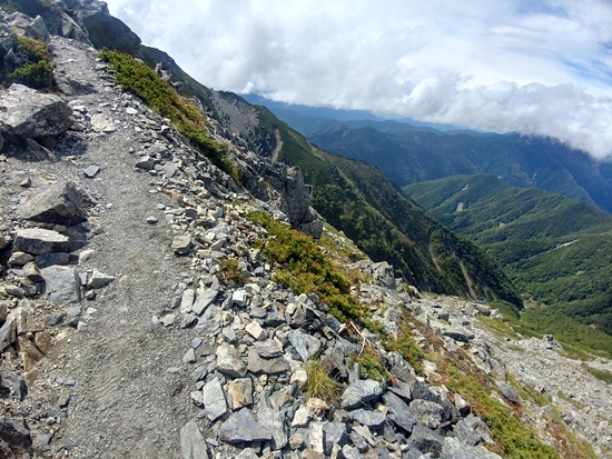 D5: 北岳山莊>間ノ岳 | 自己一人出走挑戰日本神山之旅 | 旅遊 露營 跑山 跑步 運動 水上活動 | Hidy Chan | hidychan.com