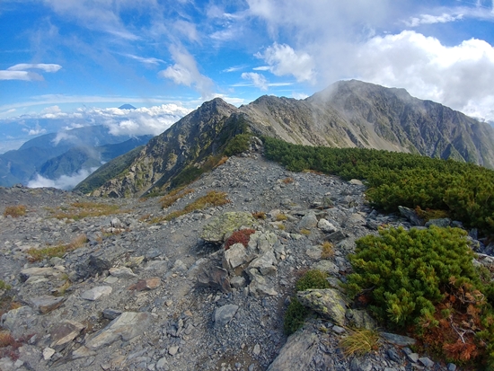 D5: 北岳山莊>間ノ岳 | 自己一人出走挑戰日本神山之旅 | 旅遊 露營 跑山 跑步 運動 水上活動 | Hidy Chan | hidychan.com