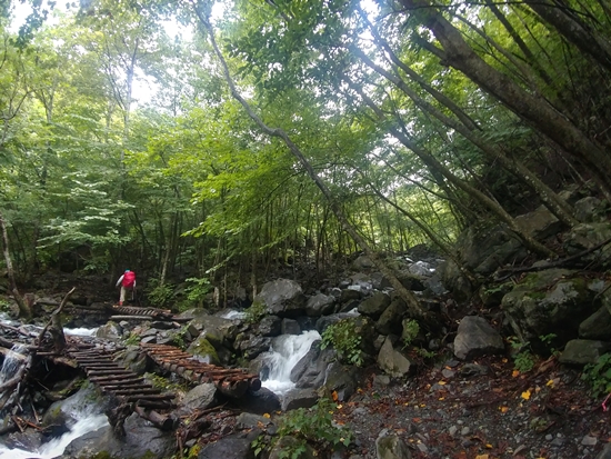 D7: 大門沢小屋>奈良田第一発電所 | 自己一人出走挑戰日本神山之旅 | 旅遊 露營 跑山 跑步 運動 水上活動 | Hidy Chan | hidychan.com