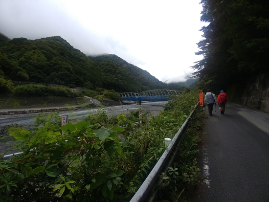 D7: 奈良田第一発電所>奈良田 | 自己一人出走挑戰日本神山之旅 | 旅遊 露營 跑山 跑步 運動 水上活動 | Hidy Chan | hidychan.com